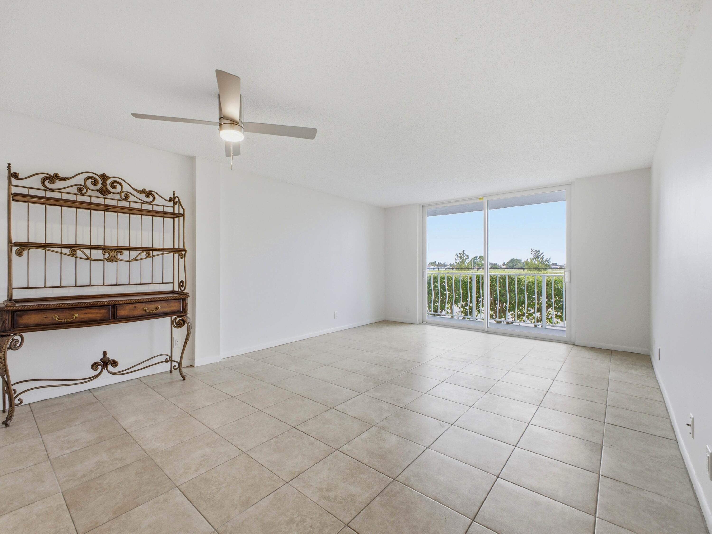 480 Executive Center Drive # 1C — Photo 4