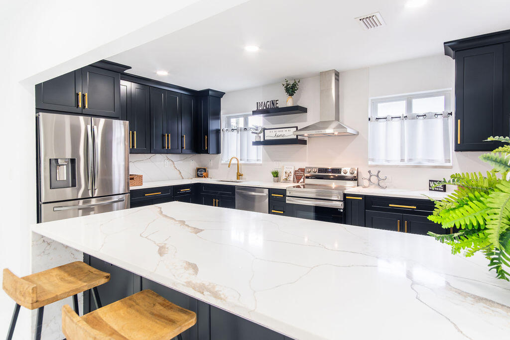 6370 Plunkett Street — Photo 4