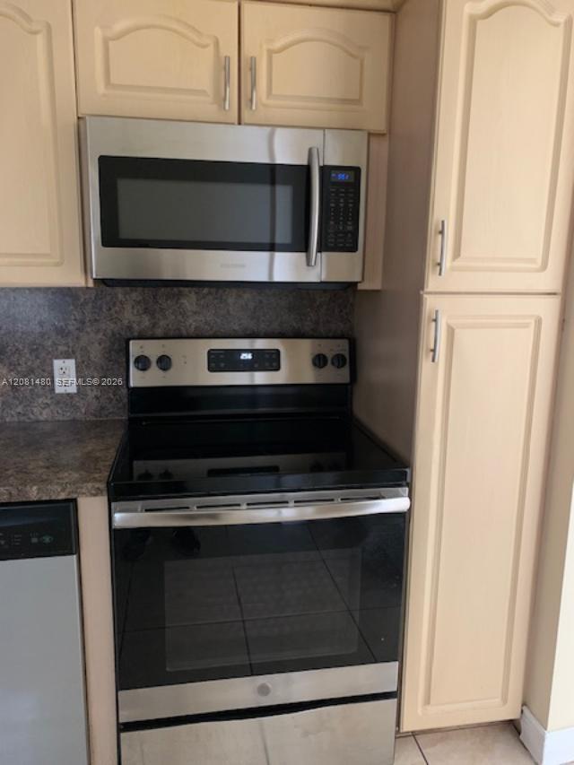 3475 N Country Club Dr # 615 — Photo 3