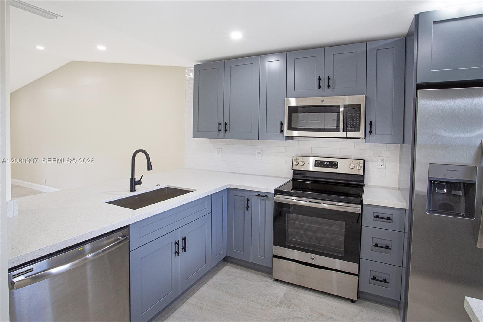 9431 Boca Cove Cir # 1009 — Photo 3
