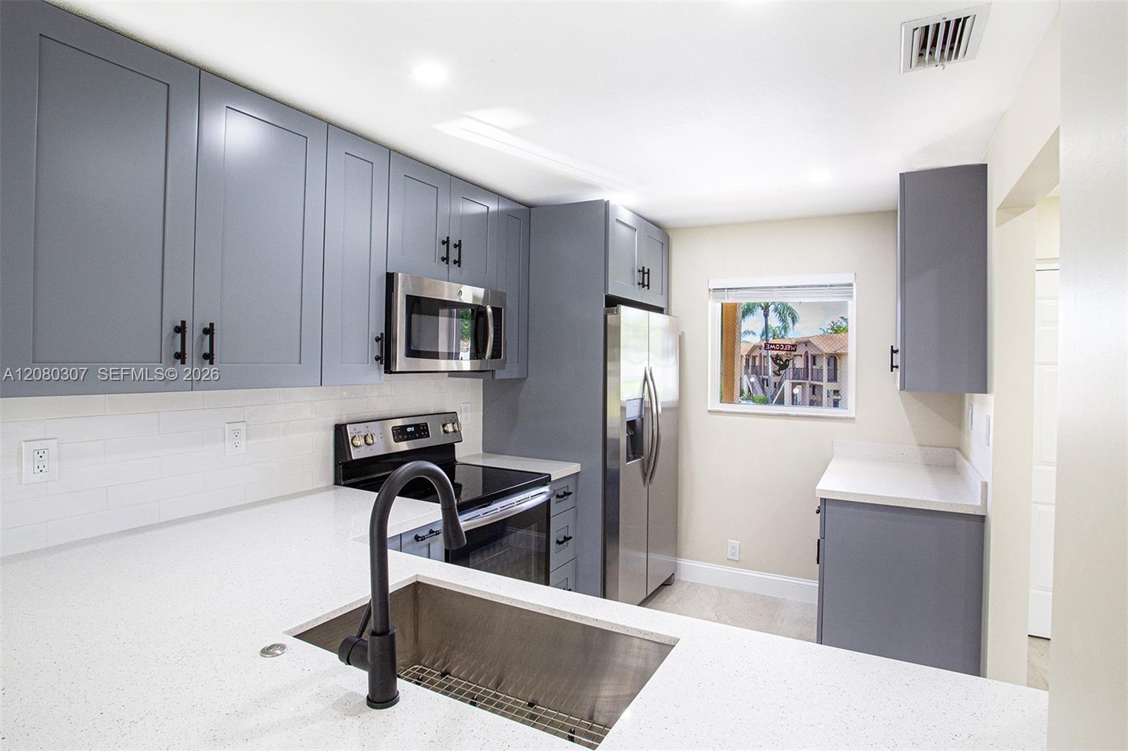 9431 Boca Cove Cir # 1009 — Photo 4