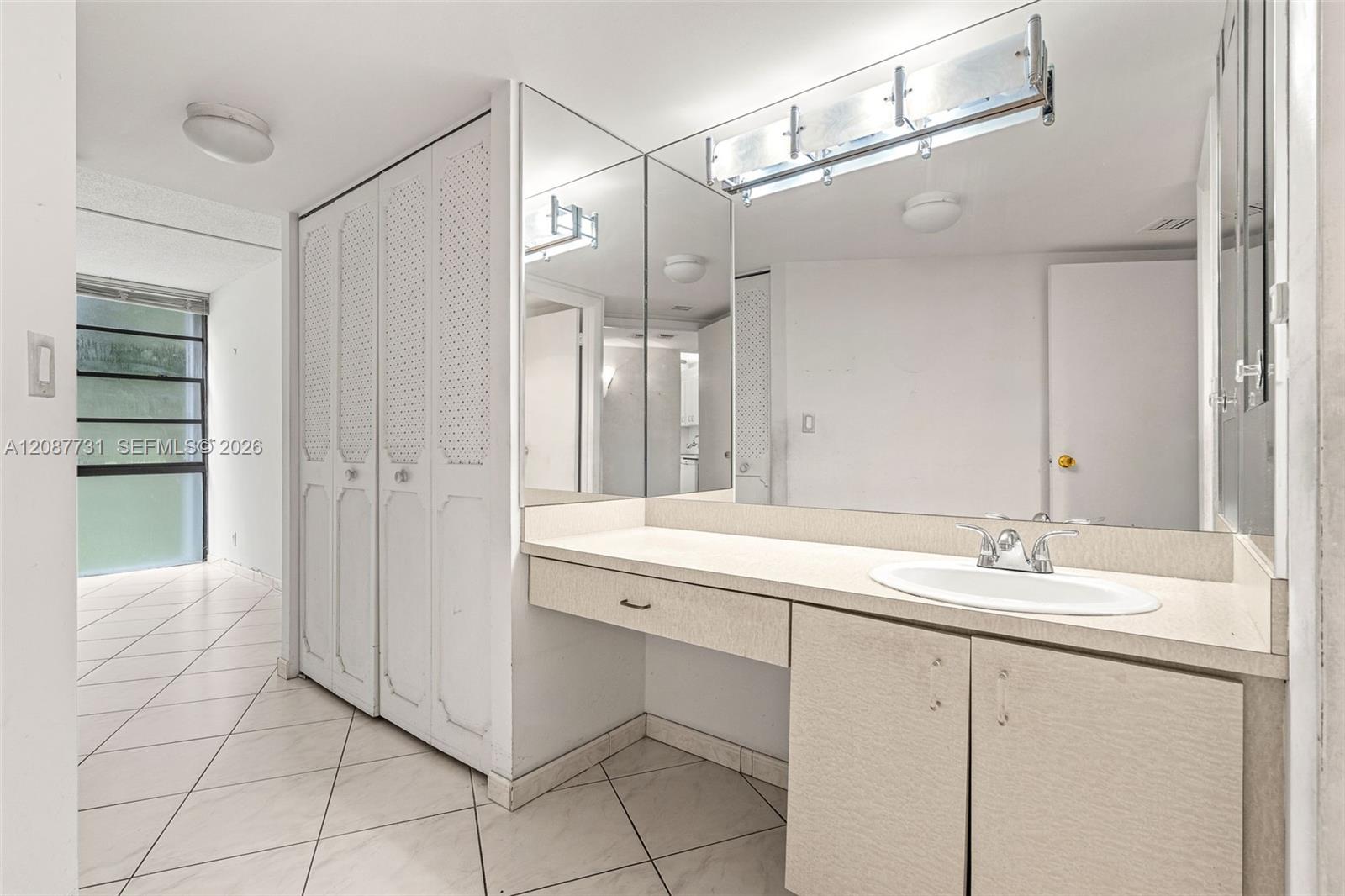 3301 N Country Club Dr # 208 — Photo 5