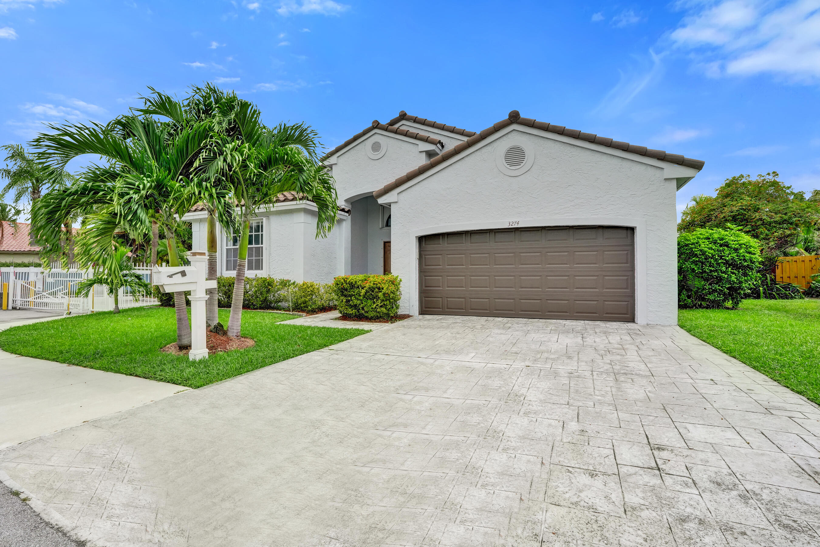 3274 NW 22ND Avenue — Photo 3