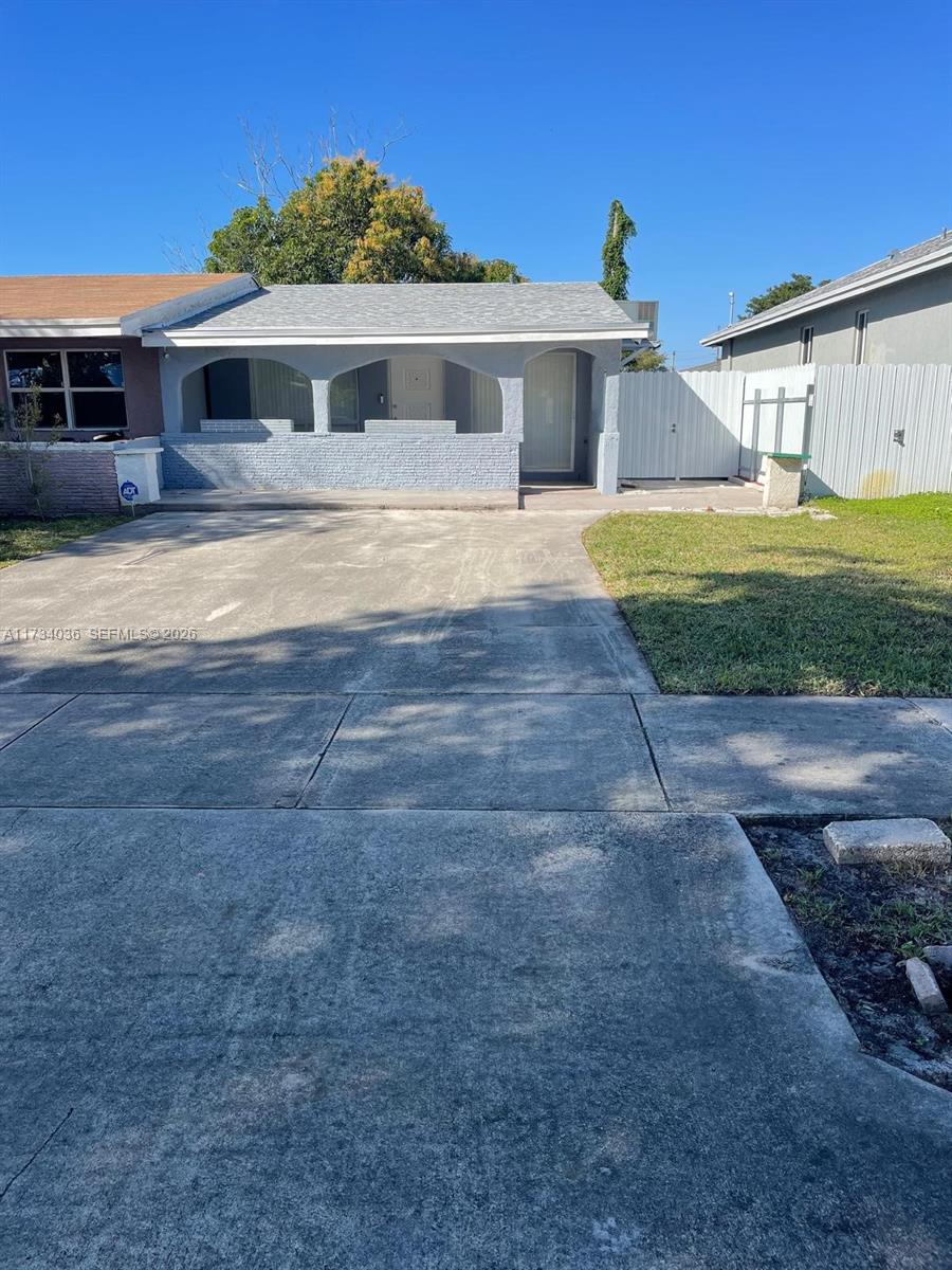 1187 NW 29th Ter — Photo 3