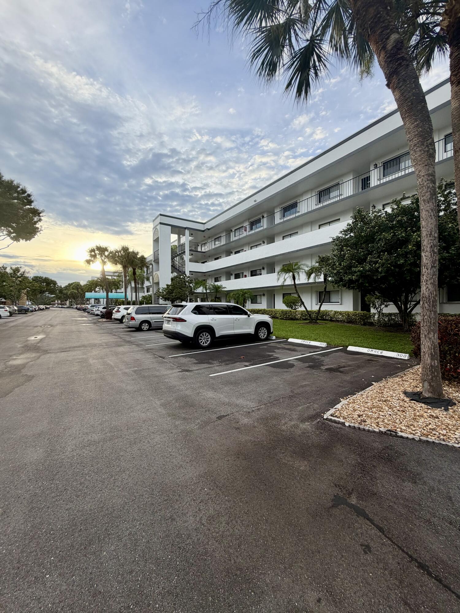 4725 LUCERNE LAKES E # 214 — Photo 3