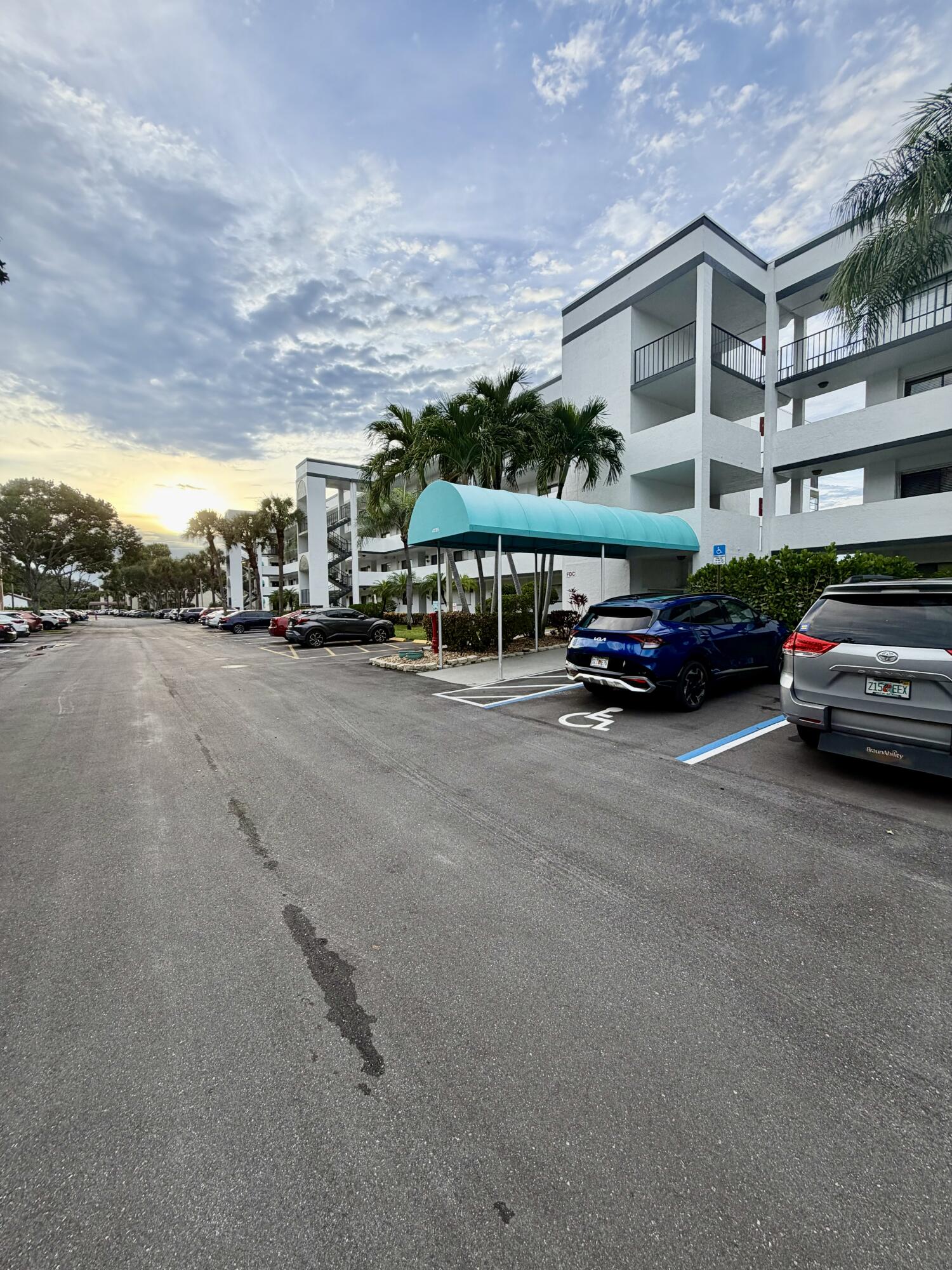 4725 LUCERNE LAKES E # 214 — Photo 4