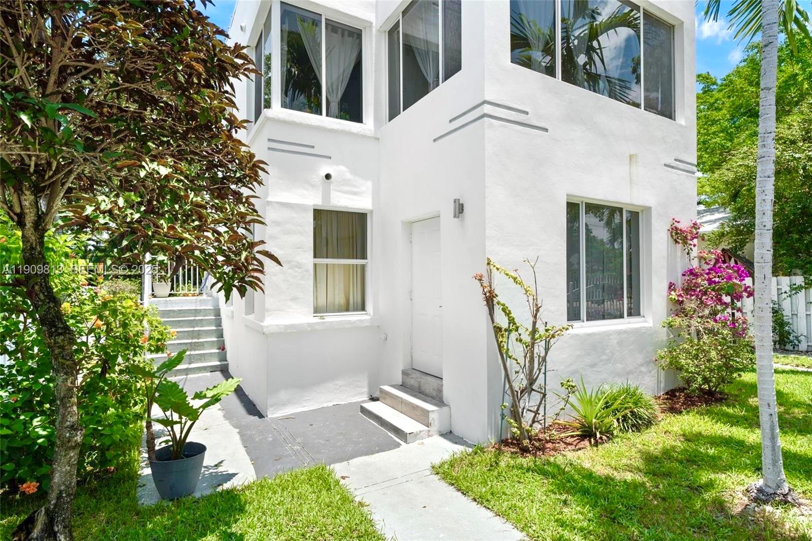 555 NE 70th St, Miami FL 33138