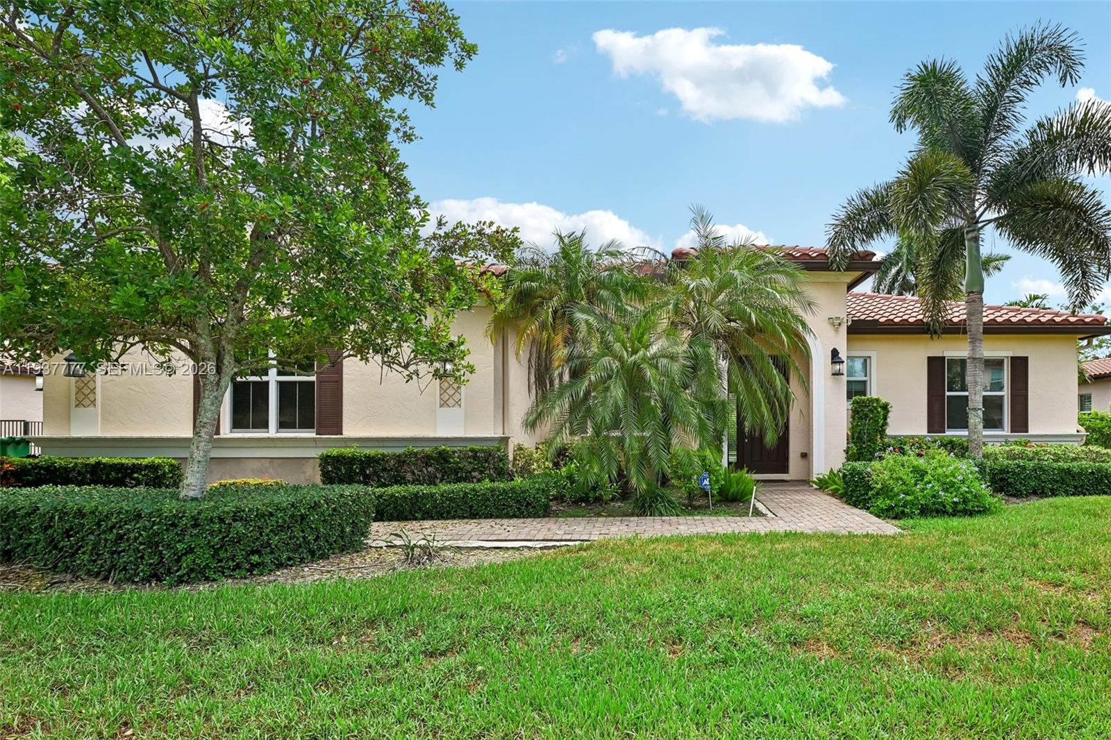 6432 SW 55th Pl — Photo 2