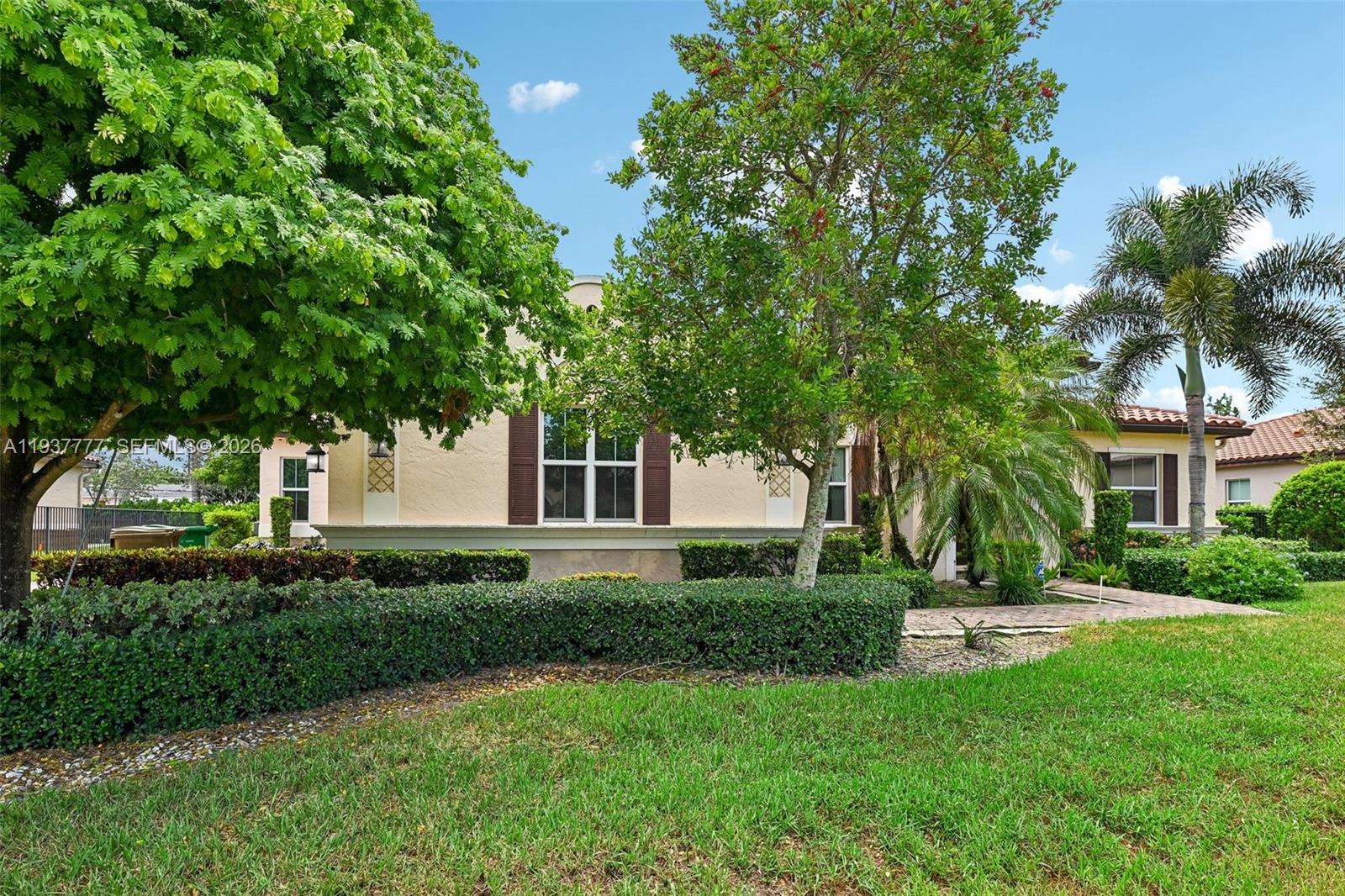 6432 SW 55th Pl — Photo 3