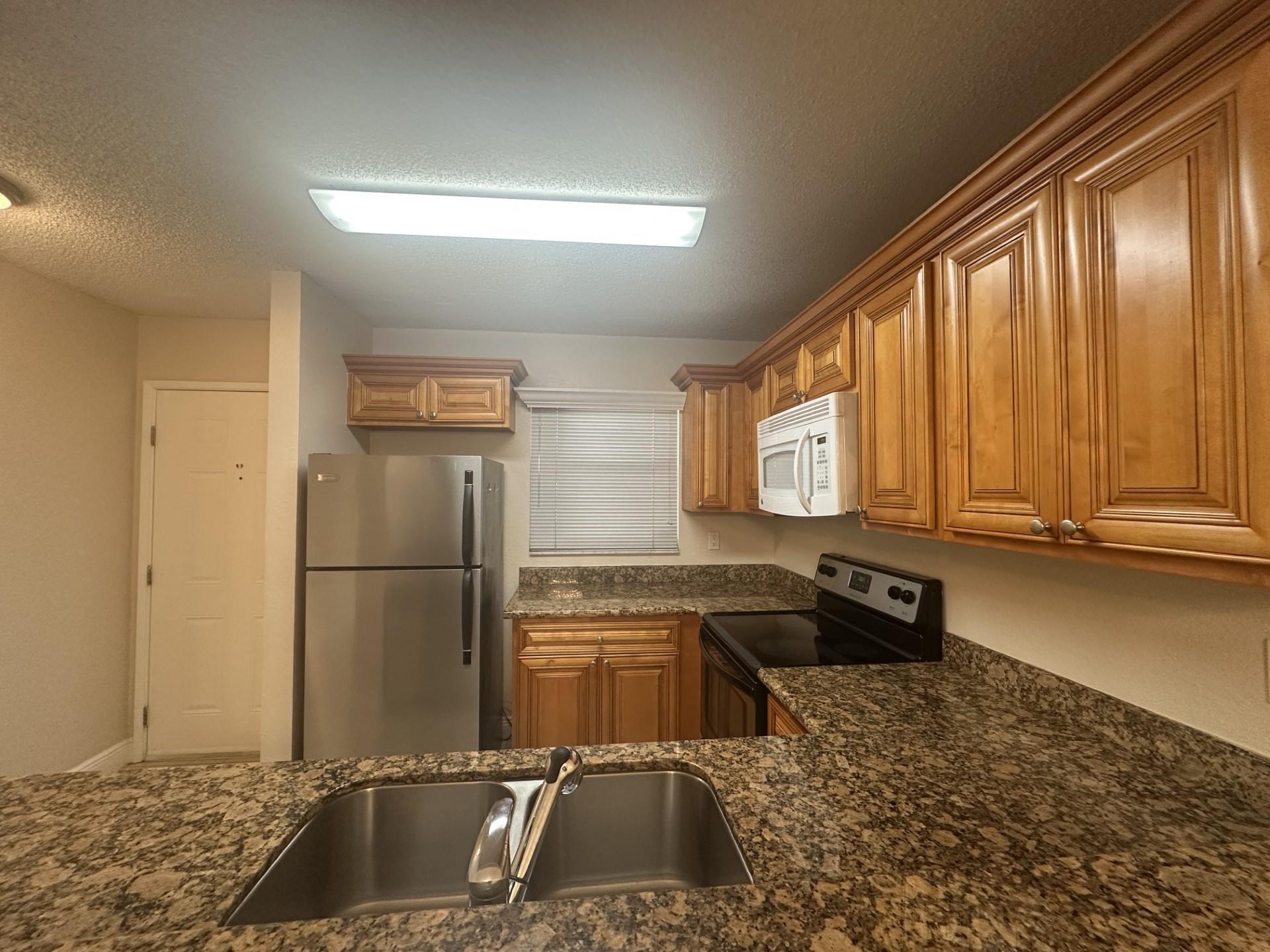 1680 WINDORAH Way # E — Photo 5