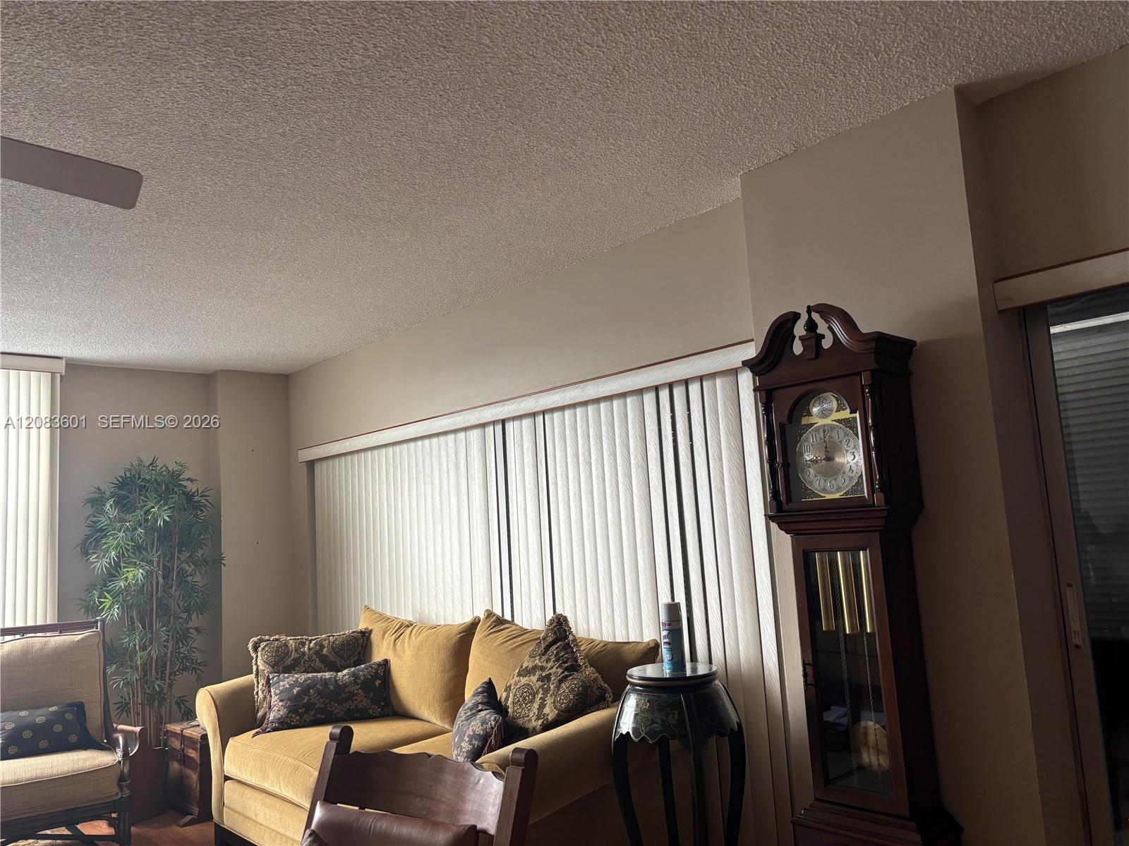 3800 Hillcrest Dr # 1011 — Photo 4