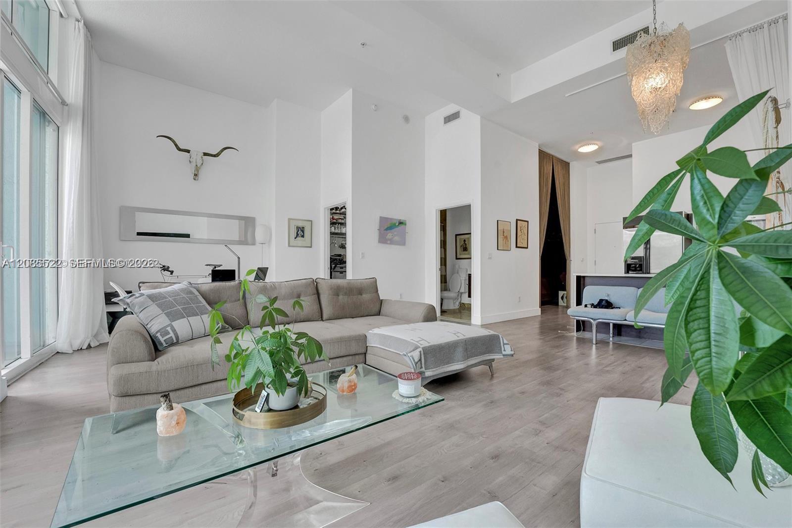 1900 N Bayshore Dr # 508 — Photo 3