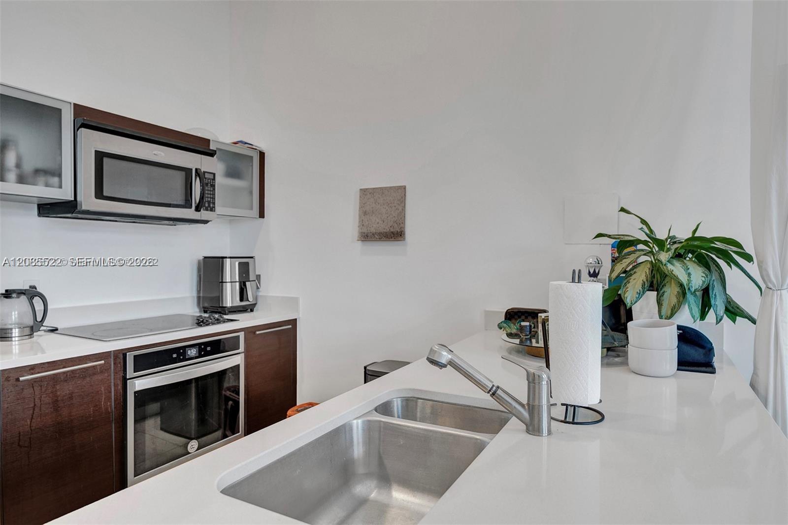 1900 N Bayshore Dr # 508 — Photo 5