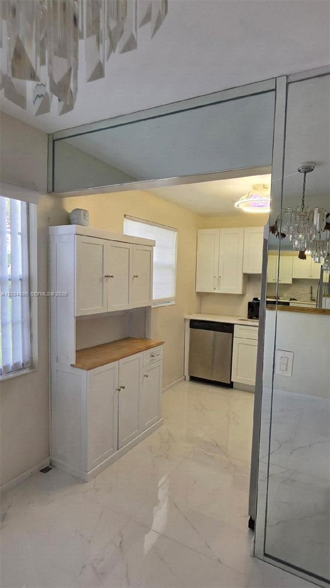 523 Fanshaw M # 523 — Photo 4