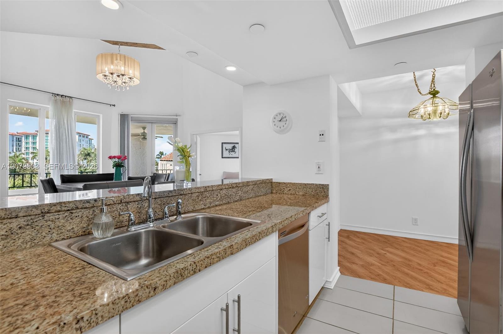 120 SE 5th Ave # PH20 — Photo 3