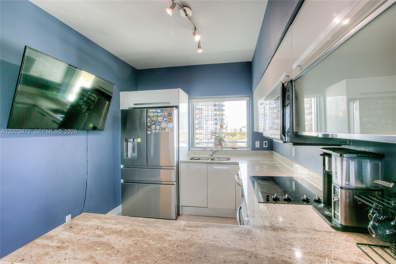 601 NE 36th St # 710 — Photo 4