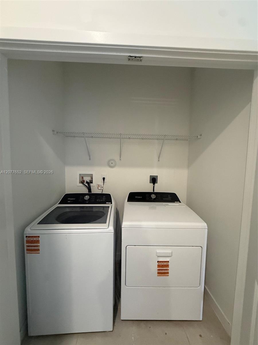 813 SW 11th Ter # 0 — Photo 4