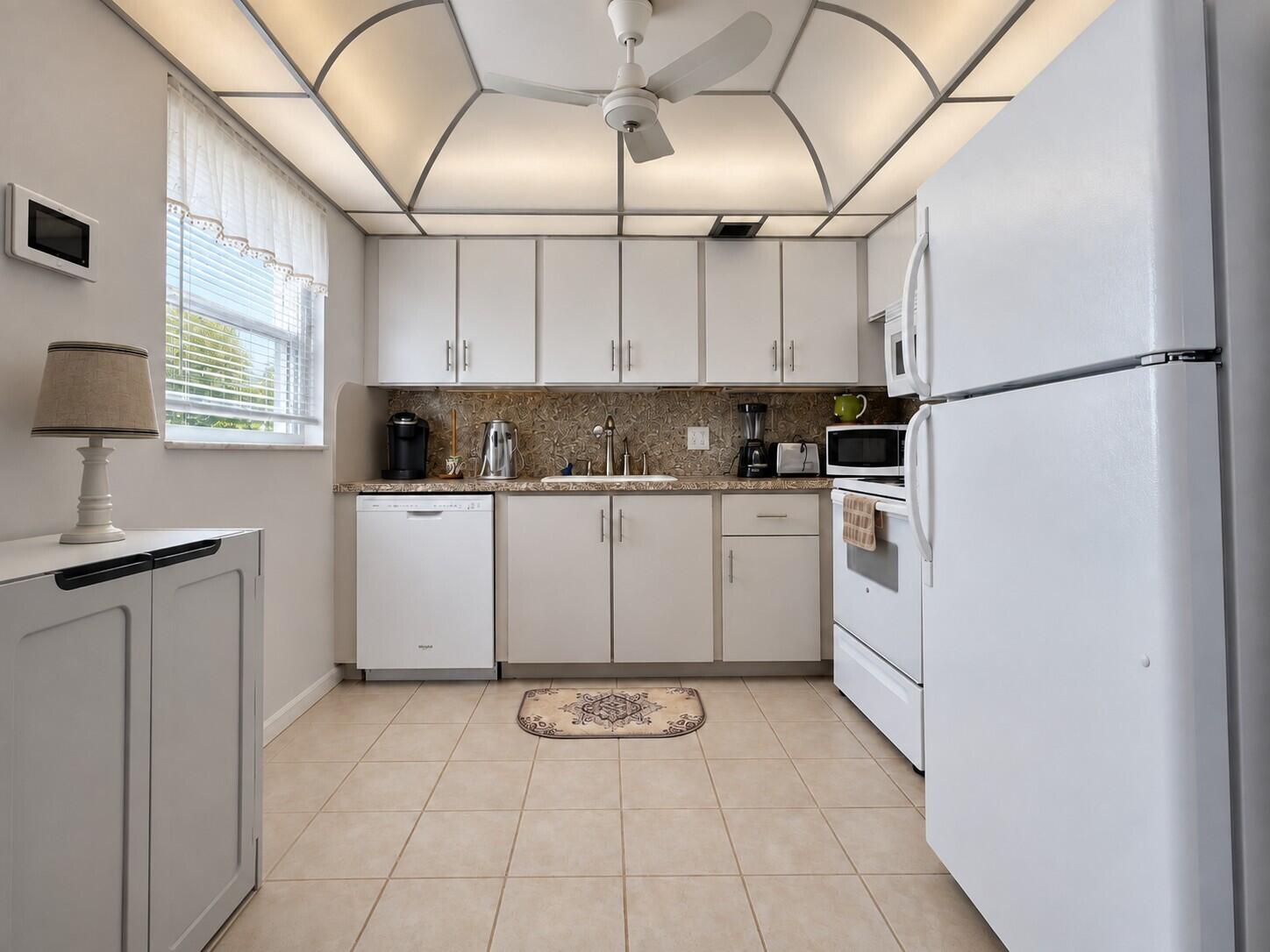 108 SOMERSET F — Photo 3