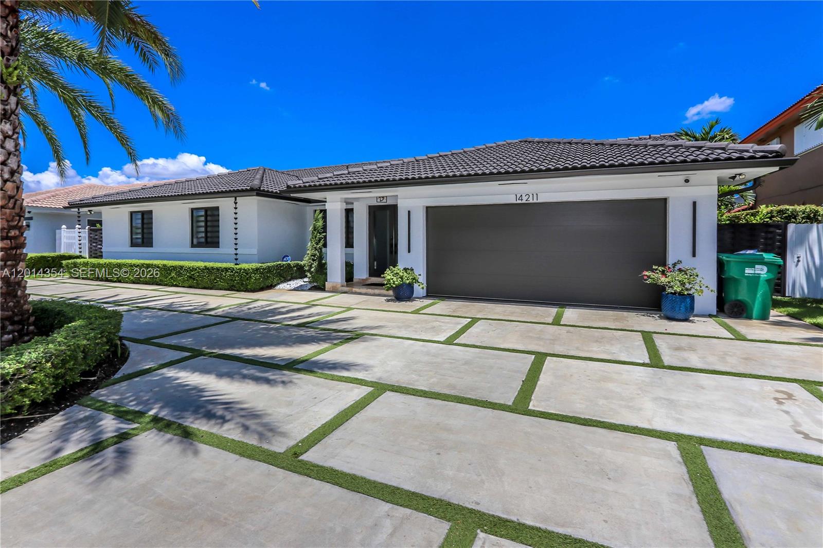 14211 SW 31st St — Photo 3