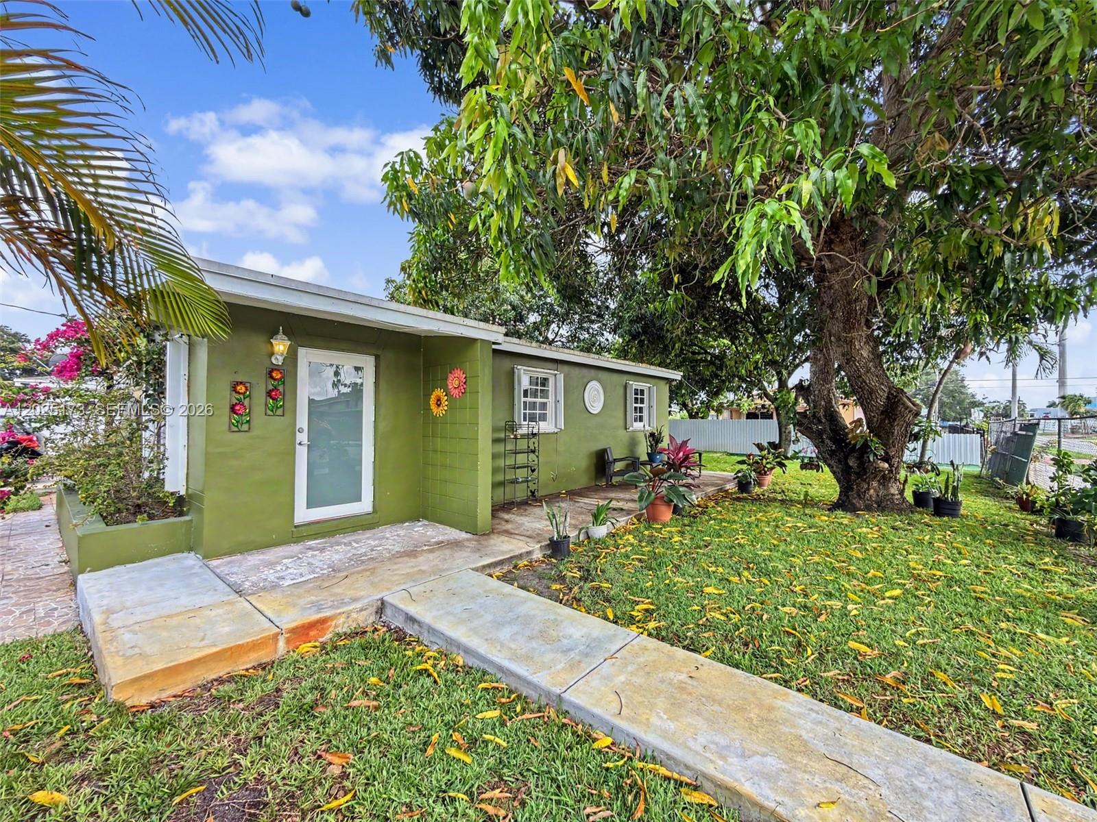 1901 NW 153rd St, Miami Gardens FL 33054