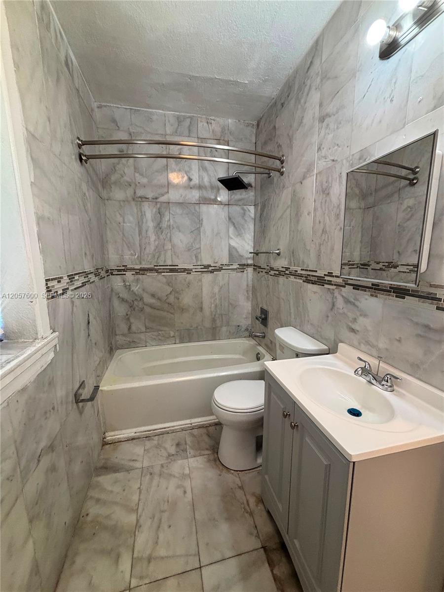1079 NW 112th Ter # 3, Miami FL 33168