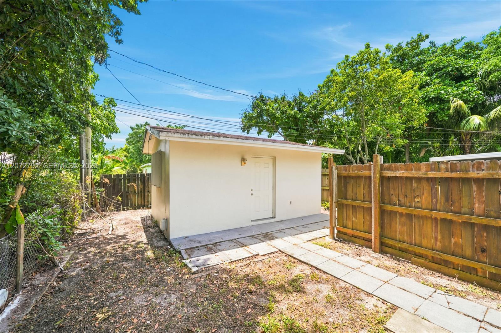 596 NW 109th St # 1, Miami FL 33168