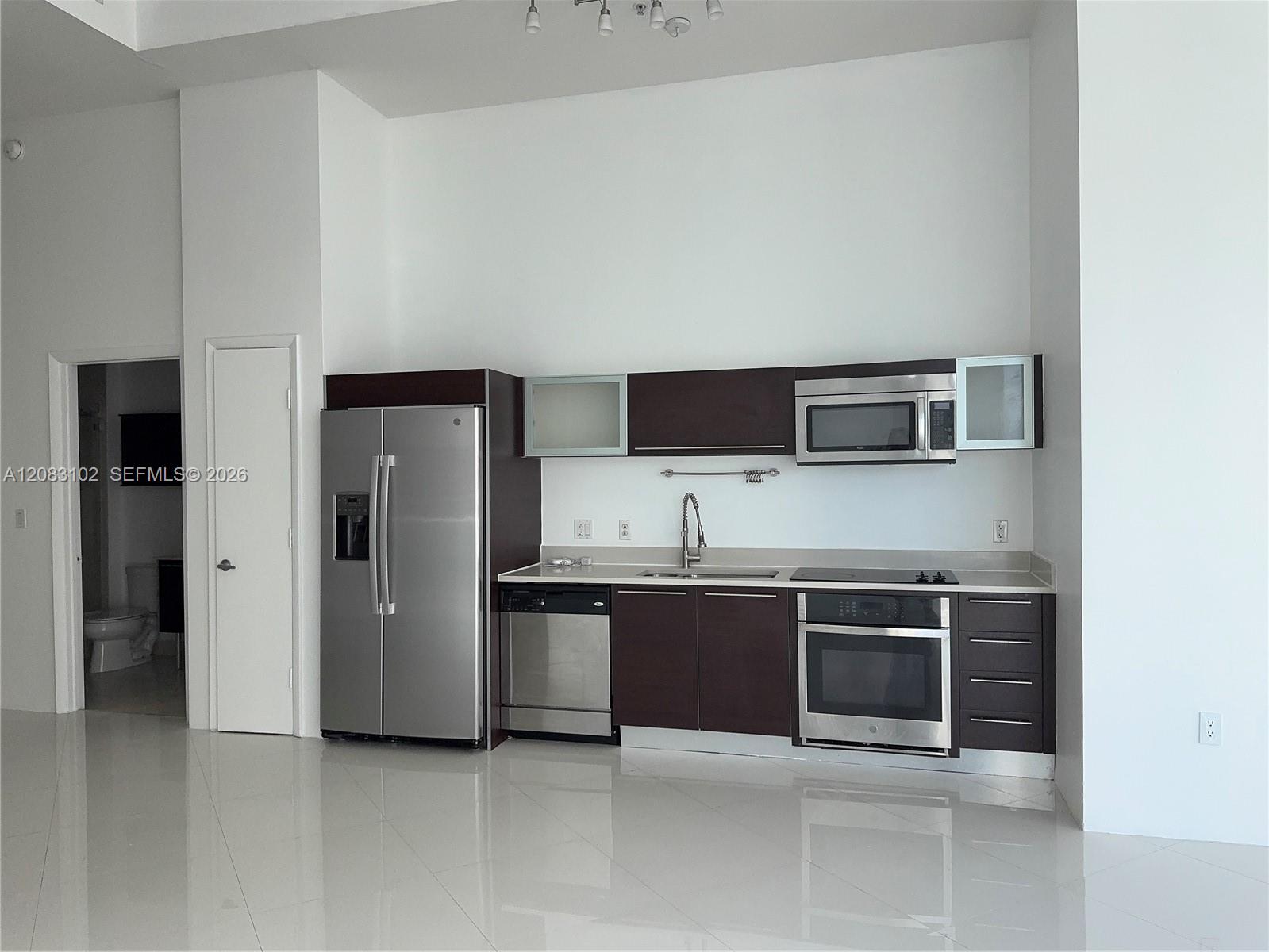 1900 N Bayshore Dr # 810 — Photo 4