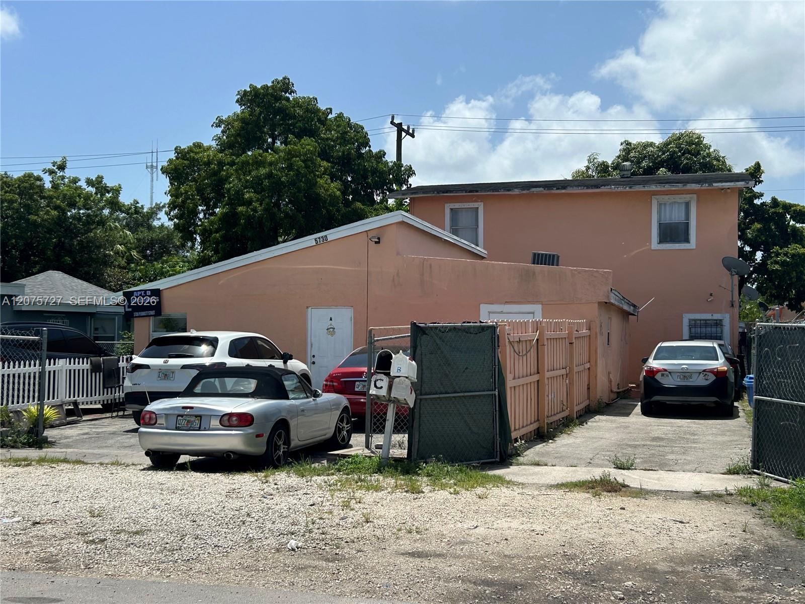 5730 Plunkett St, Hollywood FL 33023