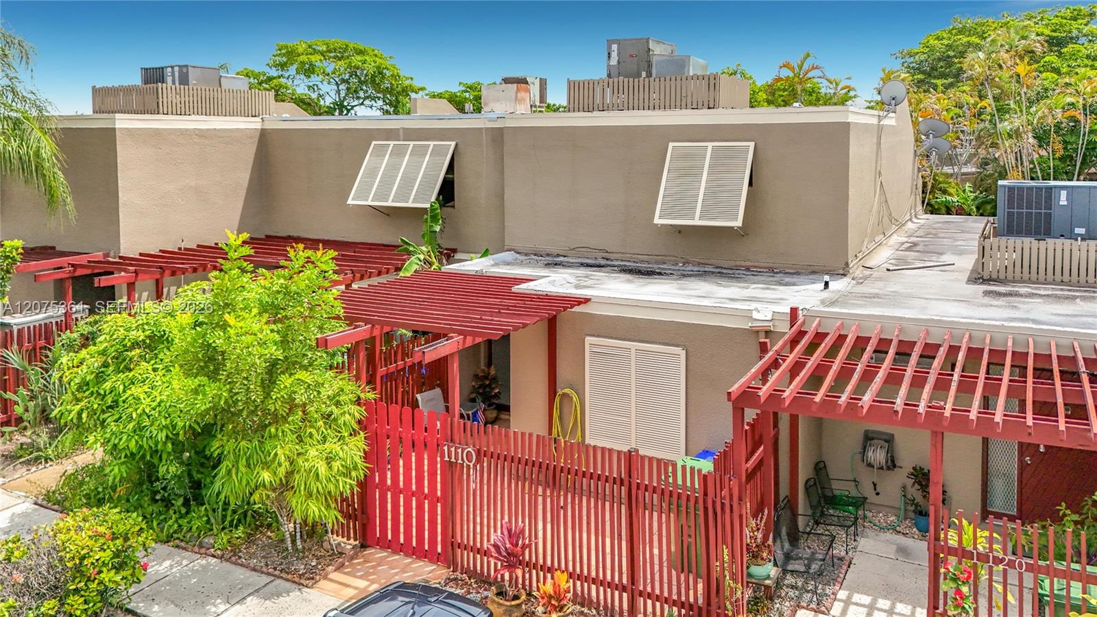 1110 W Fairway Rd, Pembroke Pines FL 33026