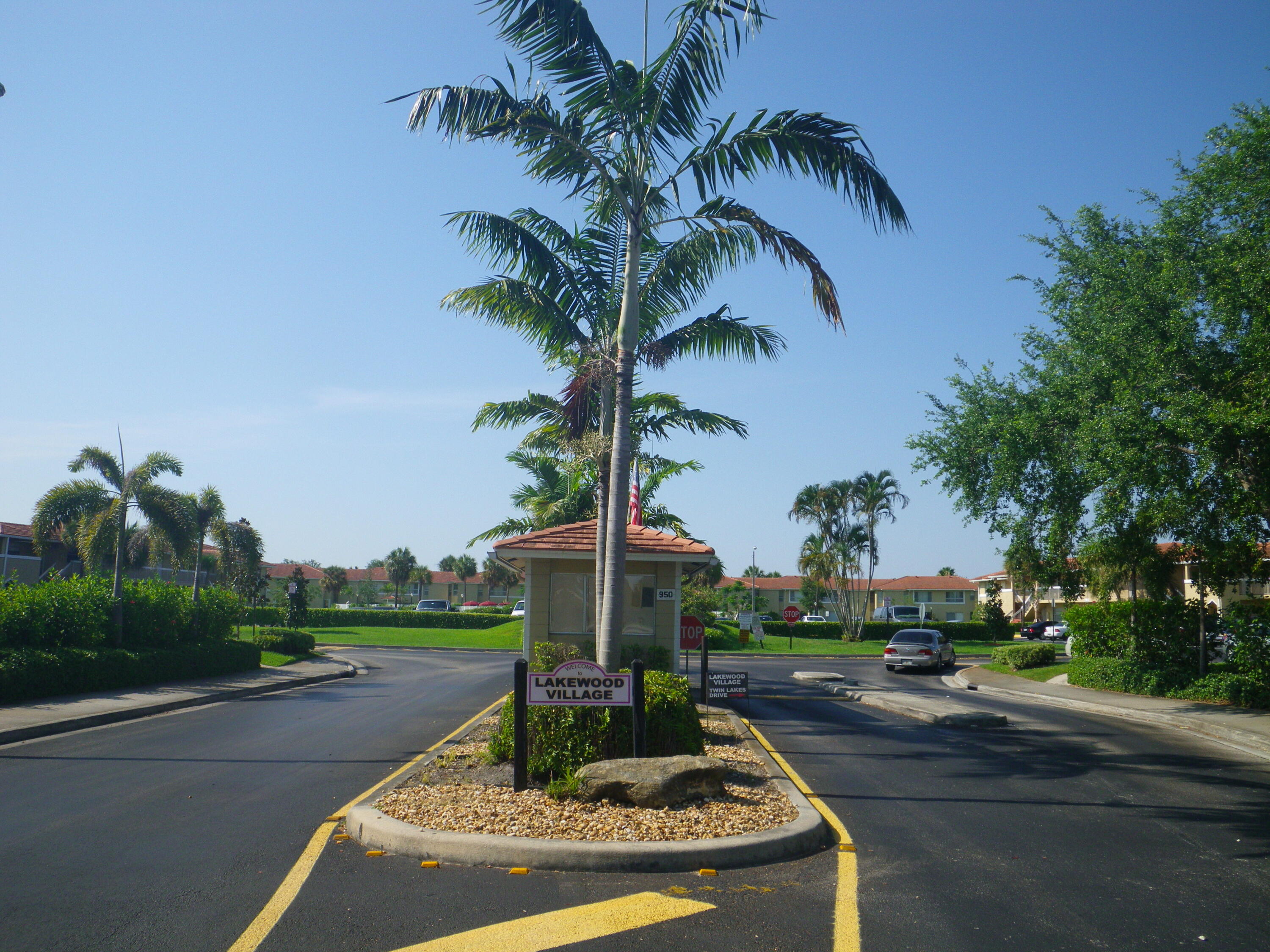 902 Twin Lakes Drive # i, Coral Springs FL 33071