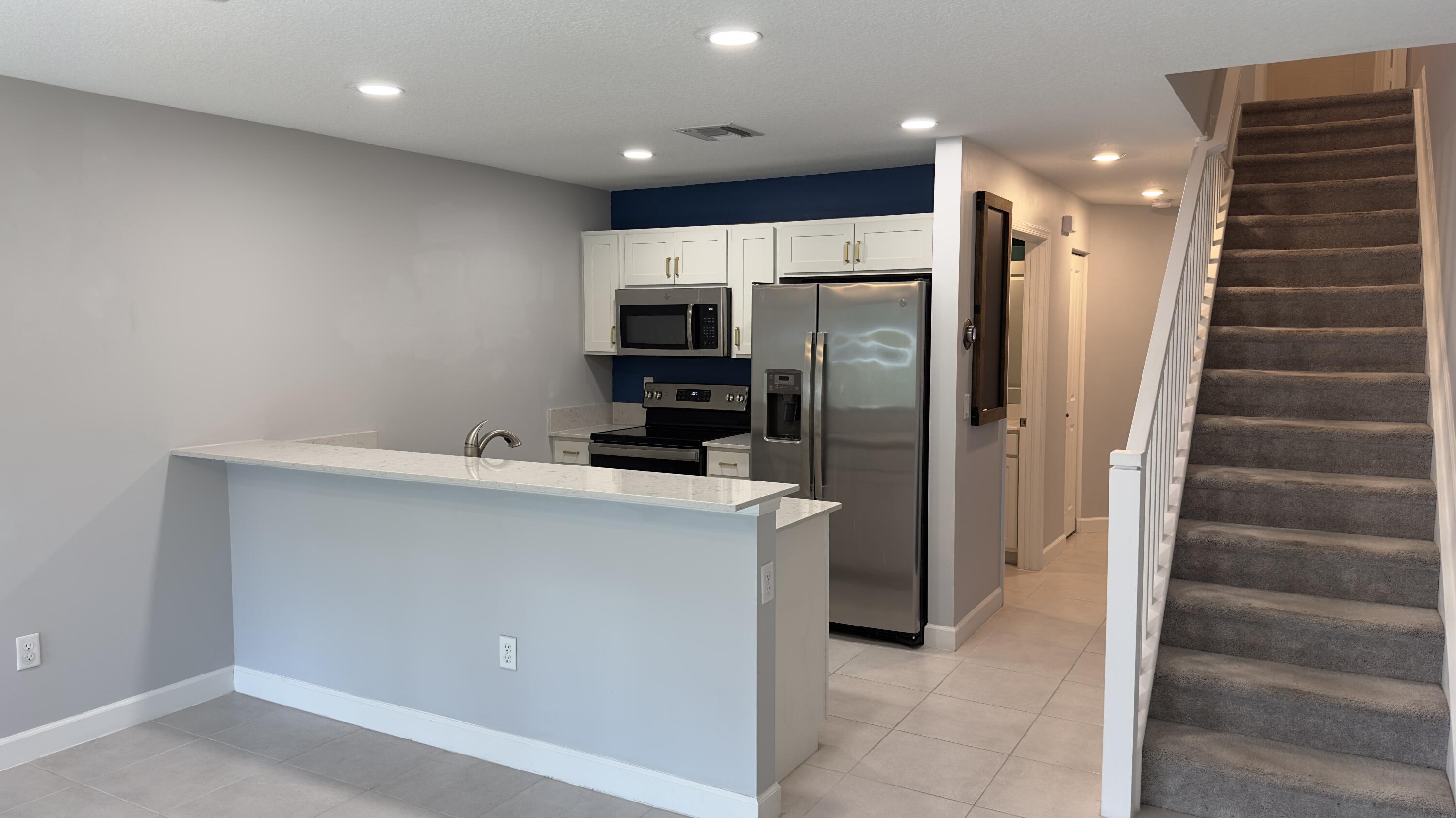 4230 NAPOLI LAKE Drive — Photo 5