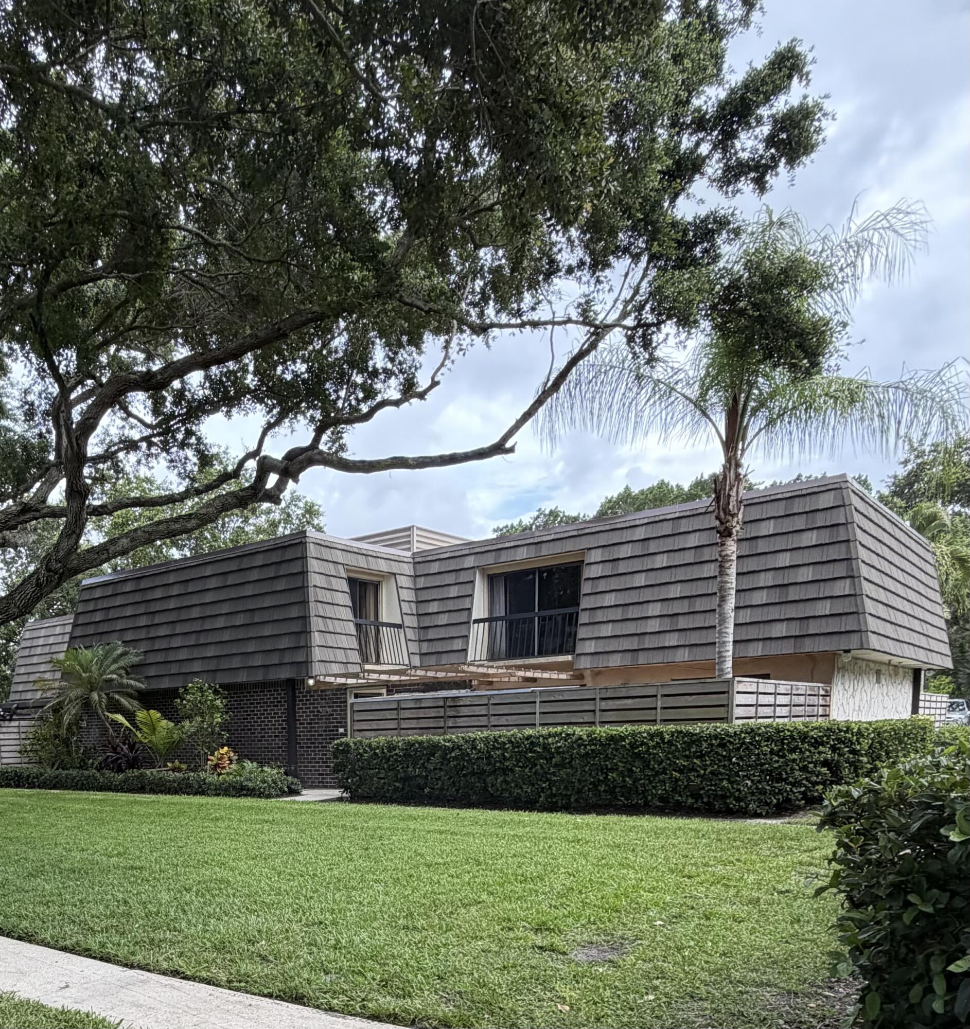511 5th Terrace, Palm Beach Gardens FL 33418