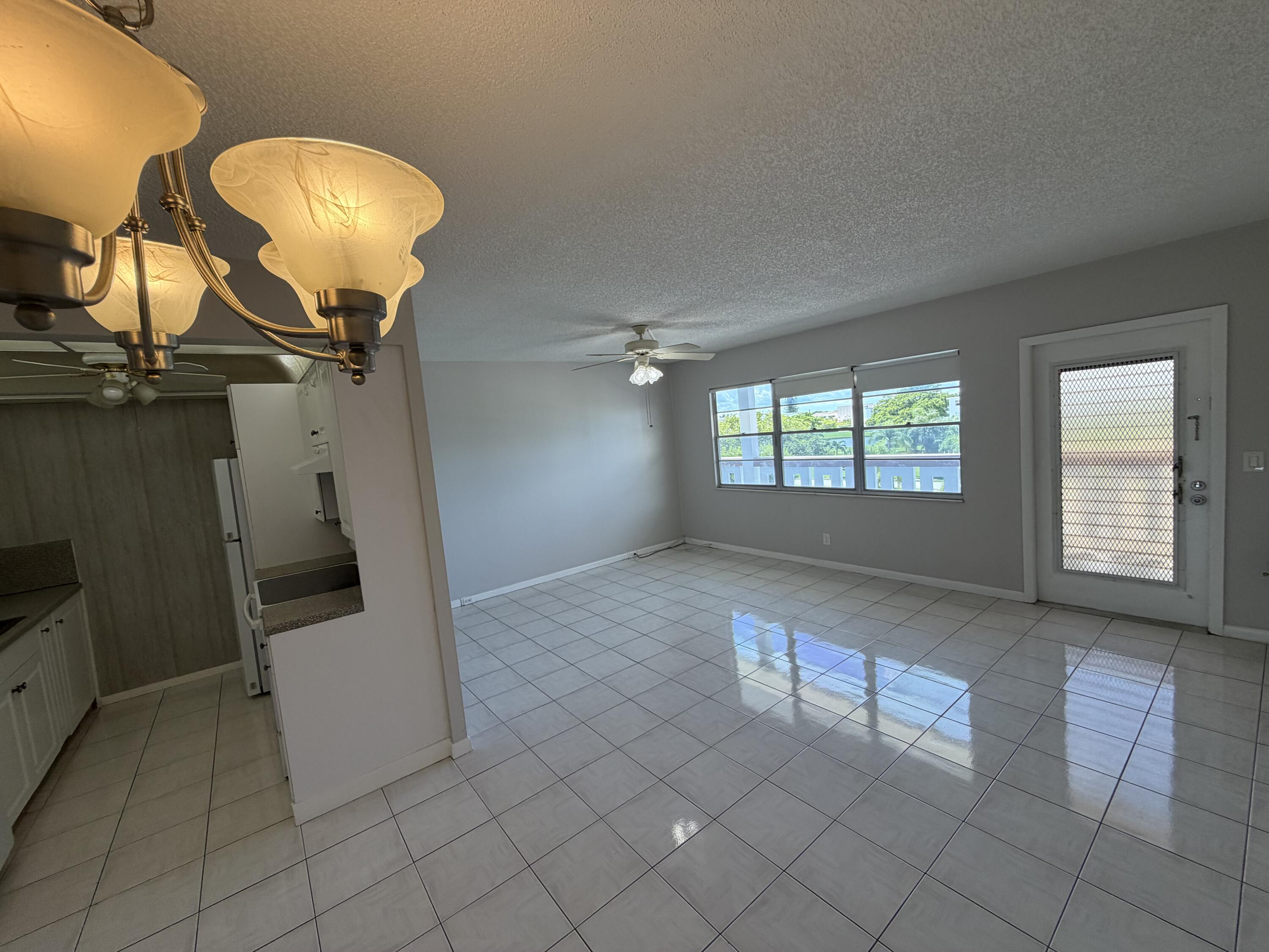4089 WOLVERTON E — Photo 2