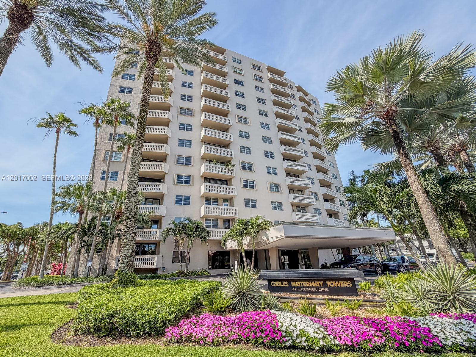 90 Edgewater Dr # 114, Coral Gables FL 33133