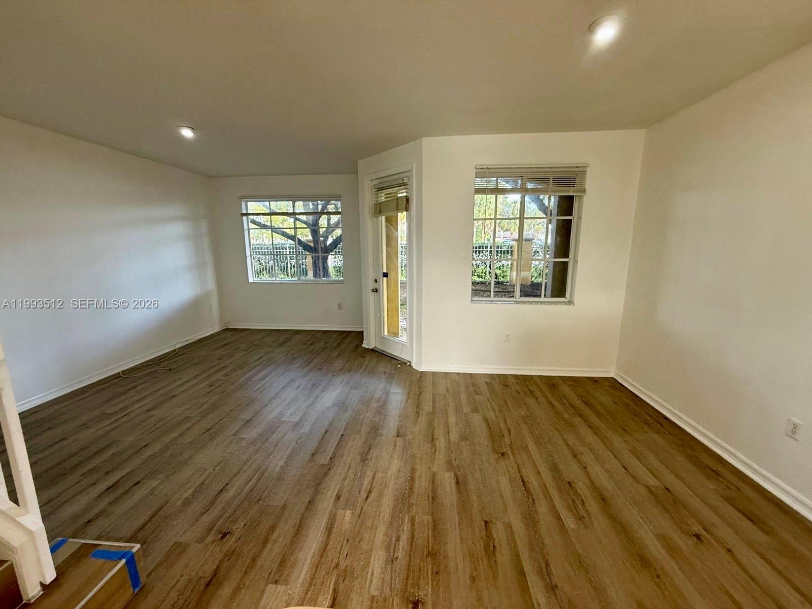 1934 SW 60th Ave — Photo 4