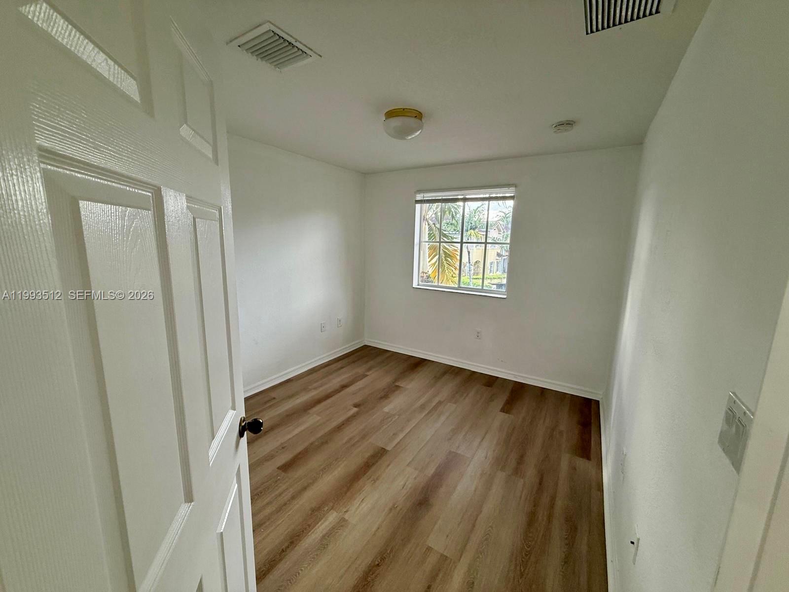 1934 SW 60th Ave — Photo 5