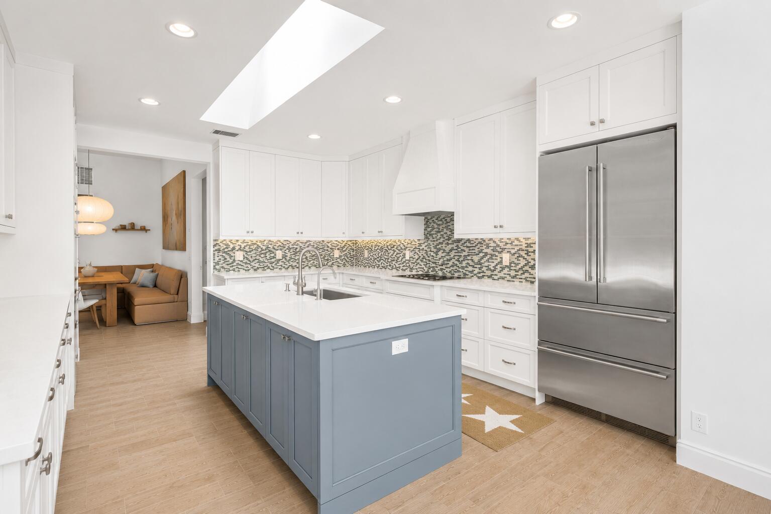 2815 HAMPTON Circle E — Photo 3