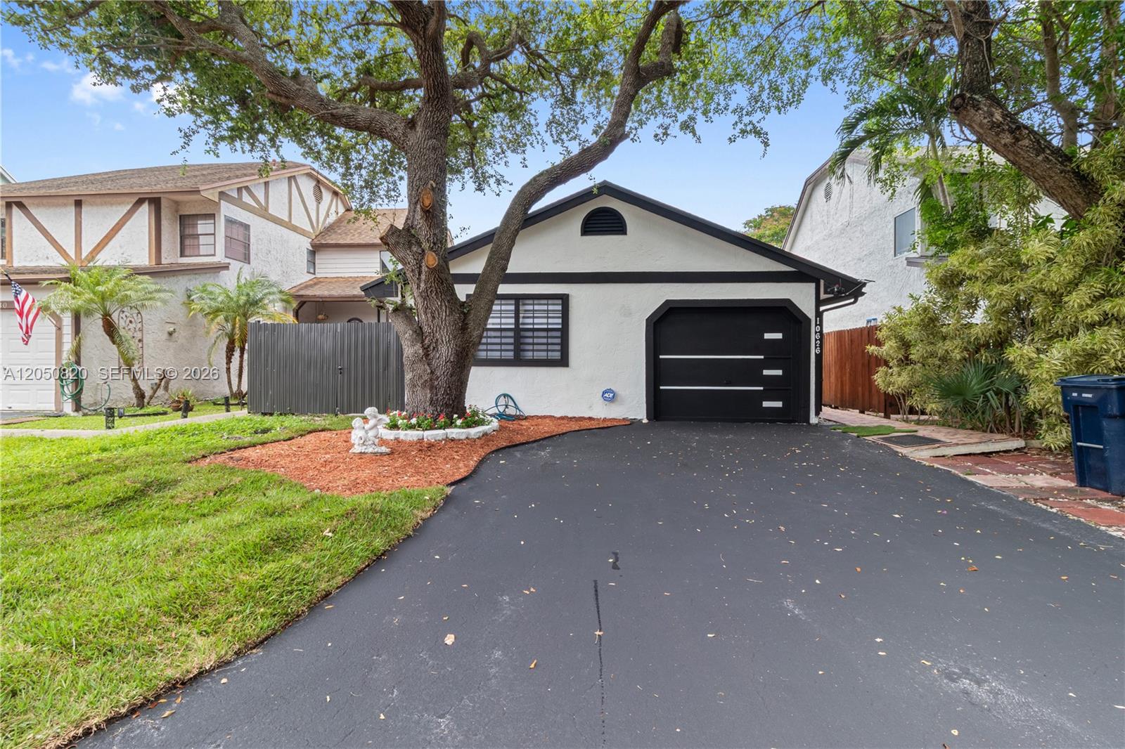 10626 SW 148th Ave Dr — Photo 2