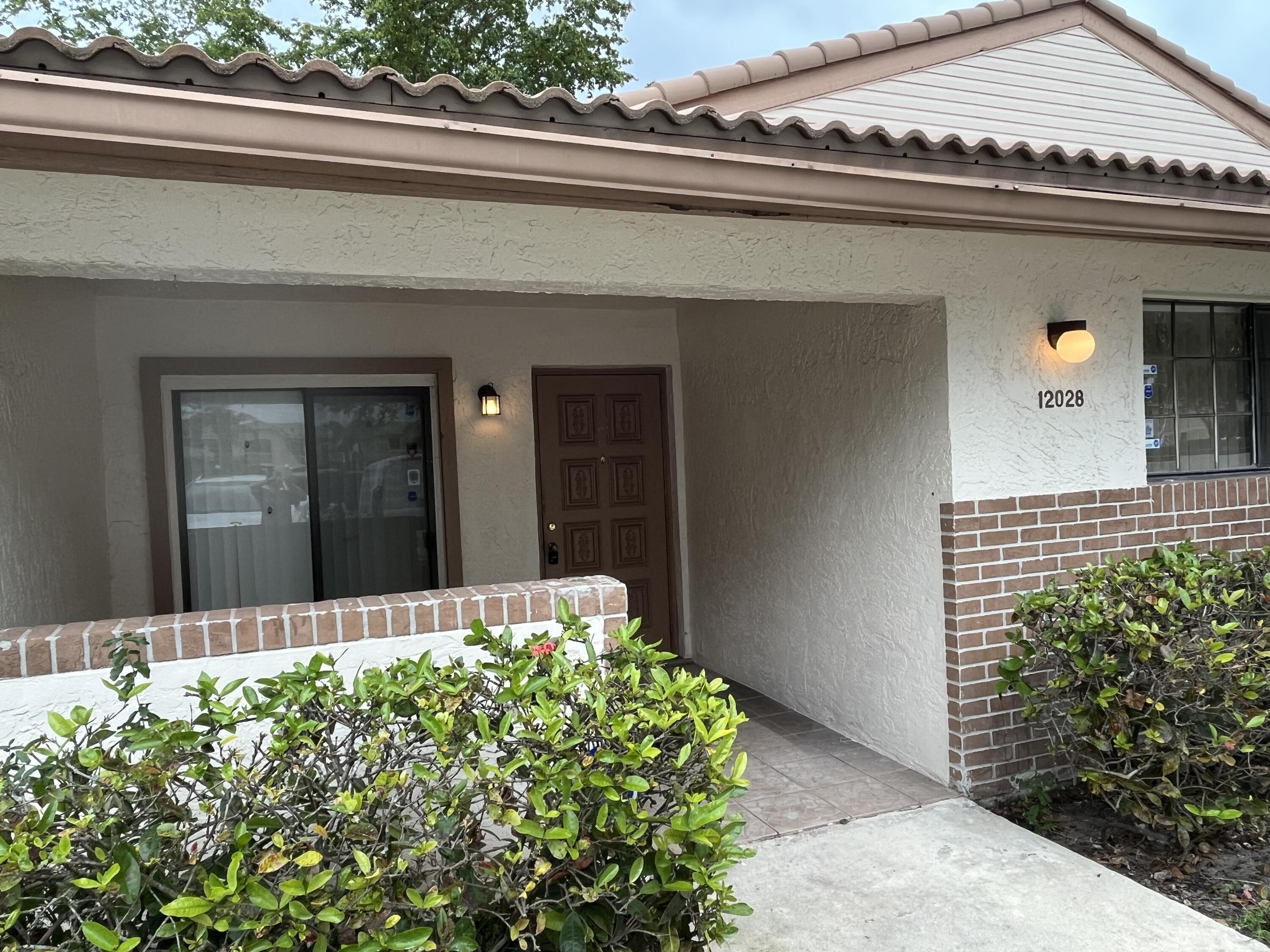 12028 ROYAL PALM Boulevard # F — Photo 2