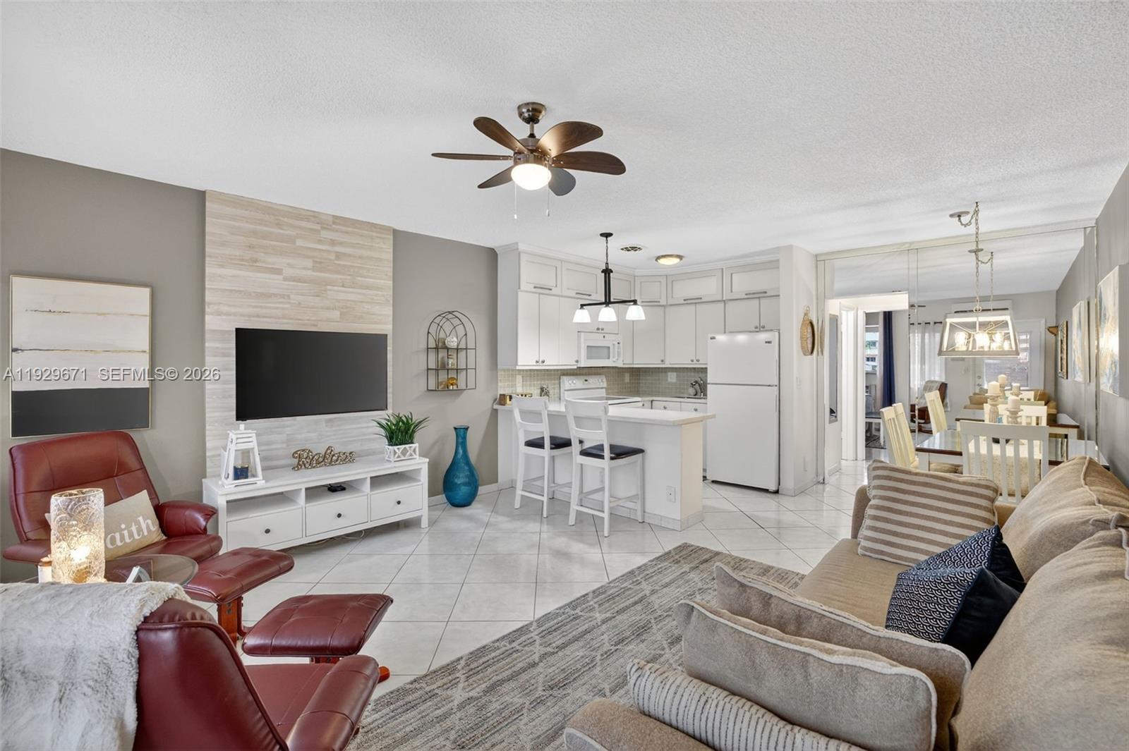 800 SW 10th Ter # 4T, Hallandale Beach FL 33009