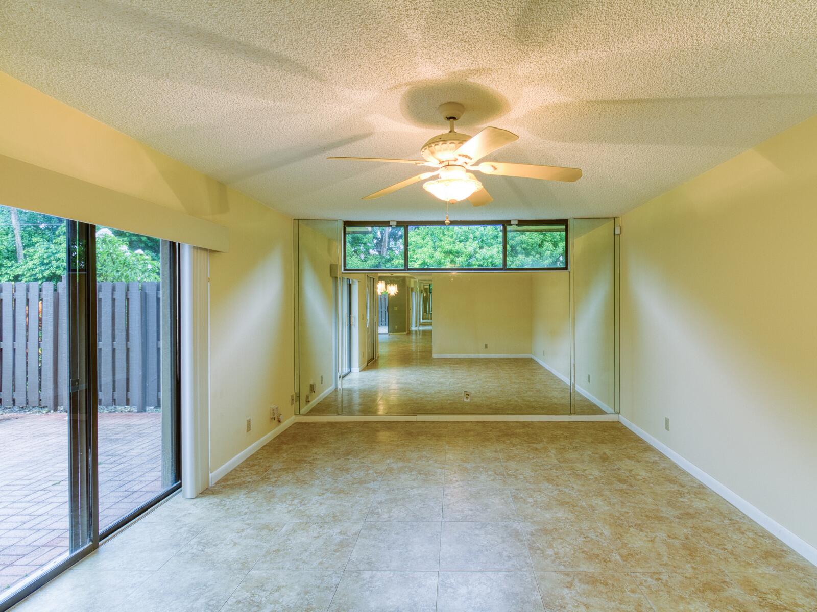 23078 Oxford Place Apt D — Photo 4