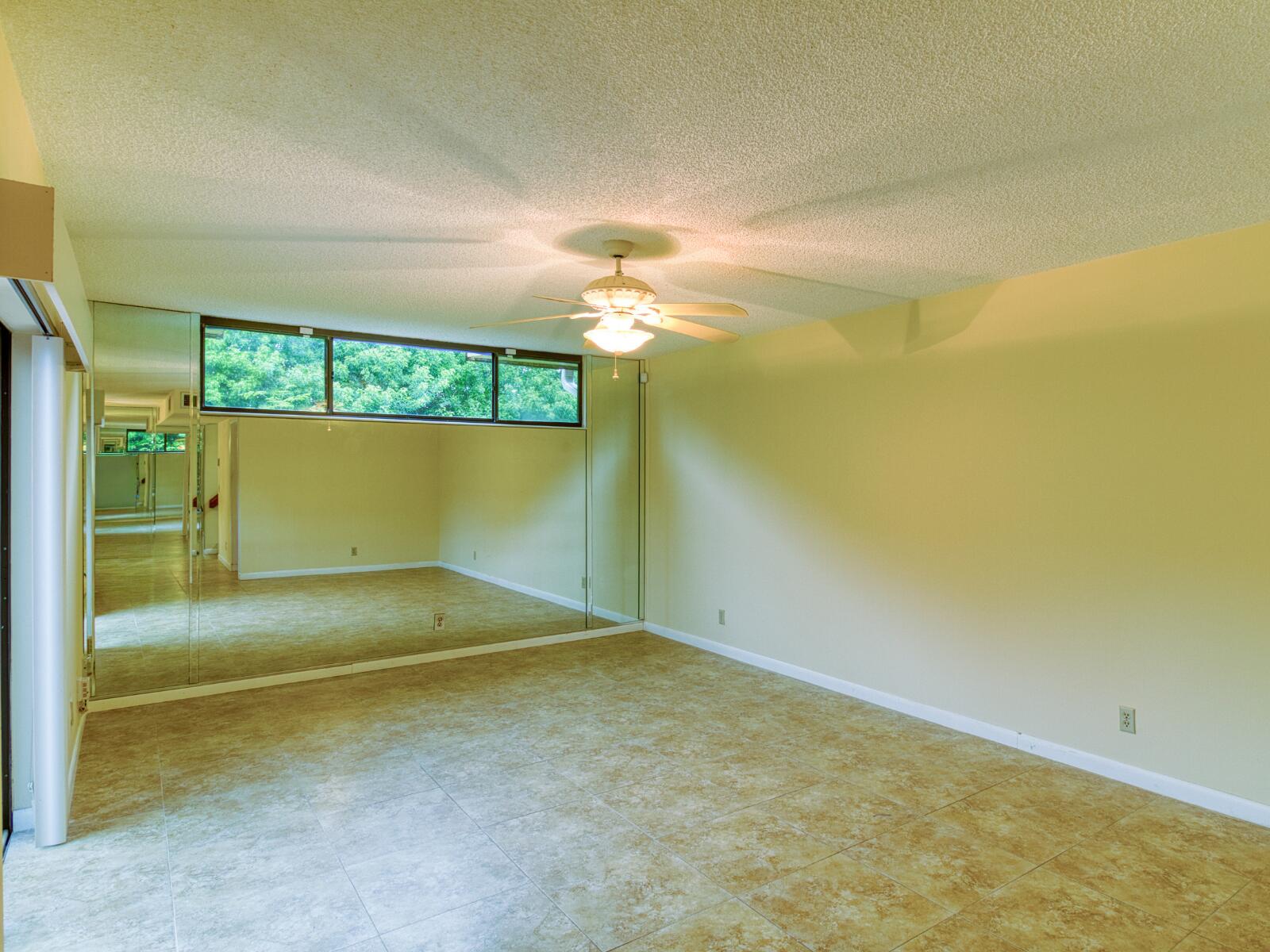 23078 Oxford Place Apt D — Photo 5