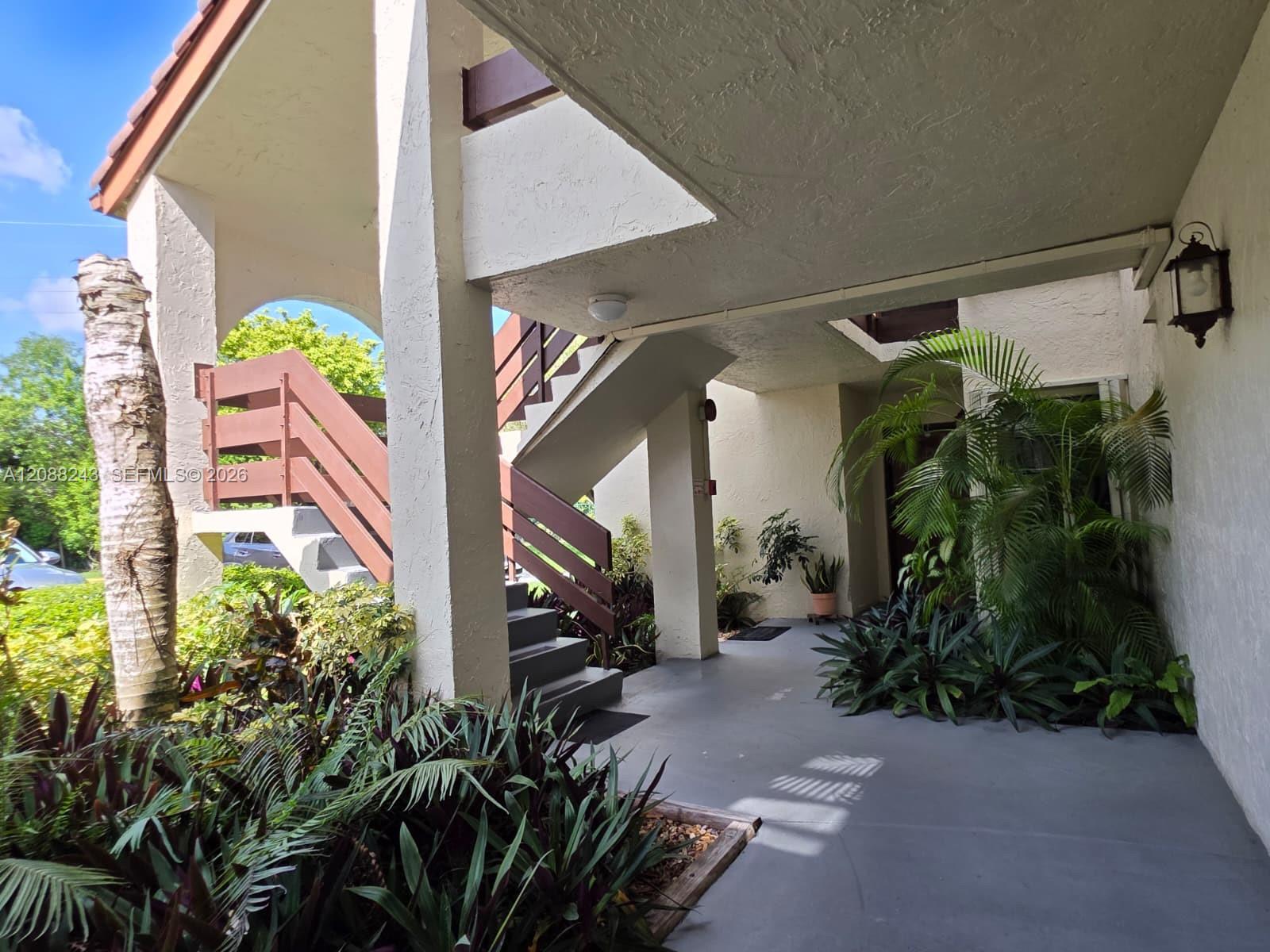9060 SW 125th Ave # C202 — Photo 2