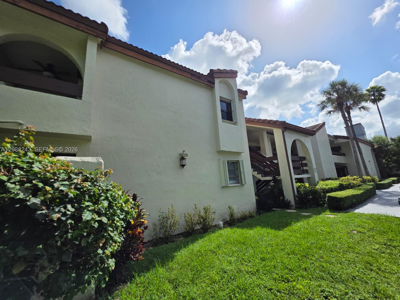 9060 SW 125th Ave # C202 — Photo 4