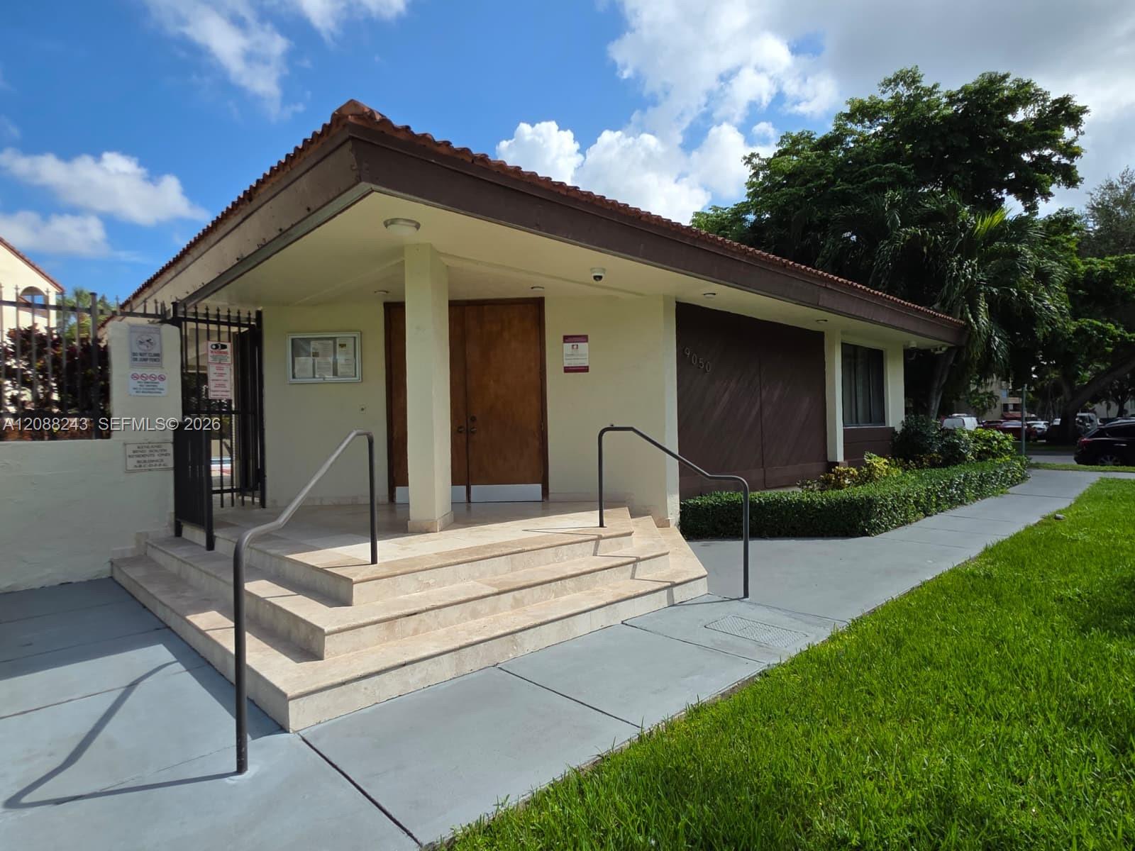9060 SW 125th Ave # C202 — Photo 5