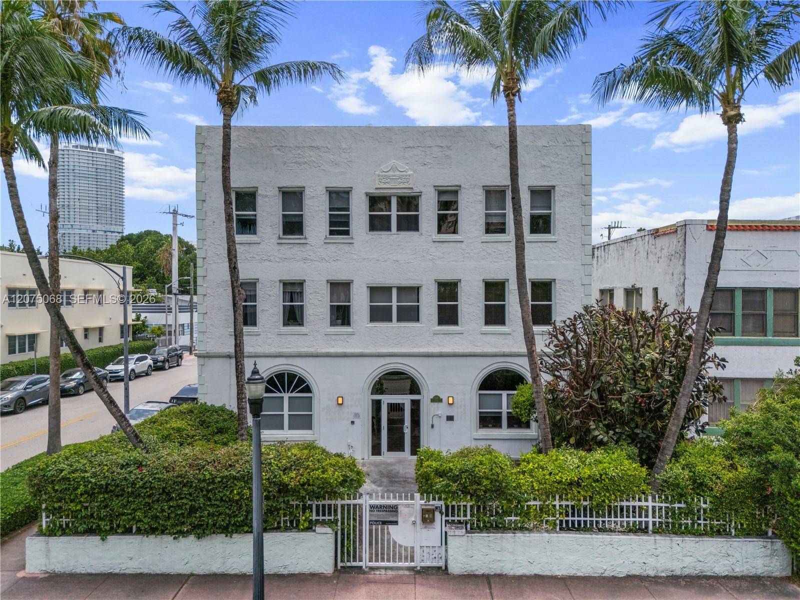 802 Euclid Ave # 305, Miami Beach FL 33139