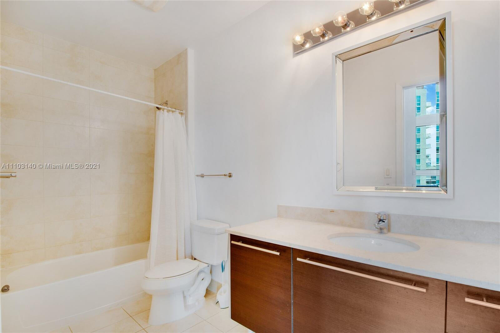 1900 N Bayshore Drive # 912 — Photo 4