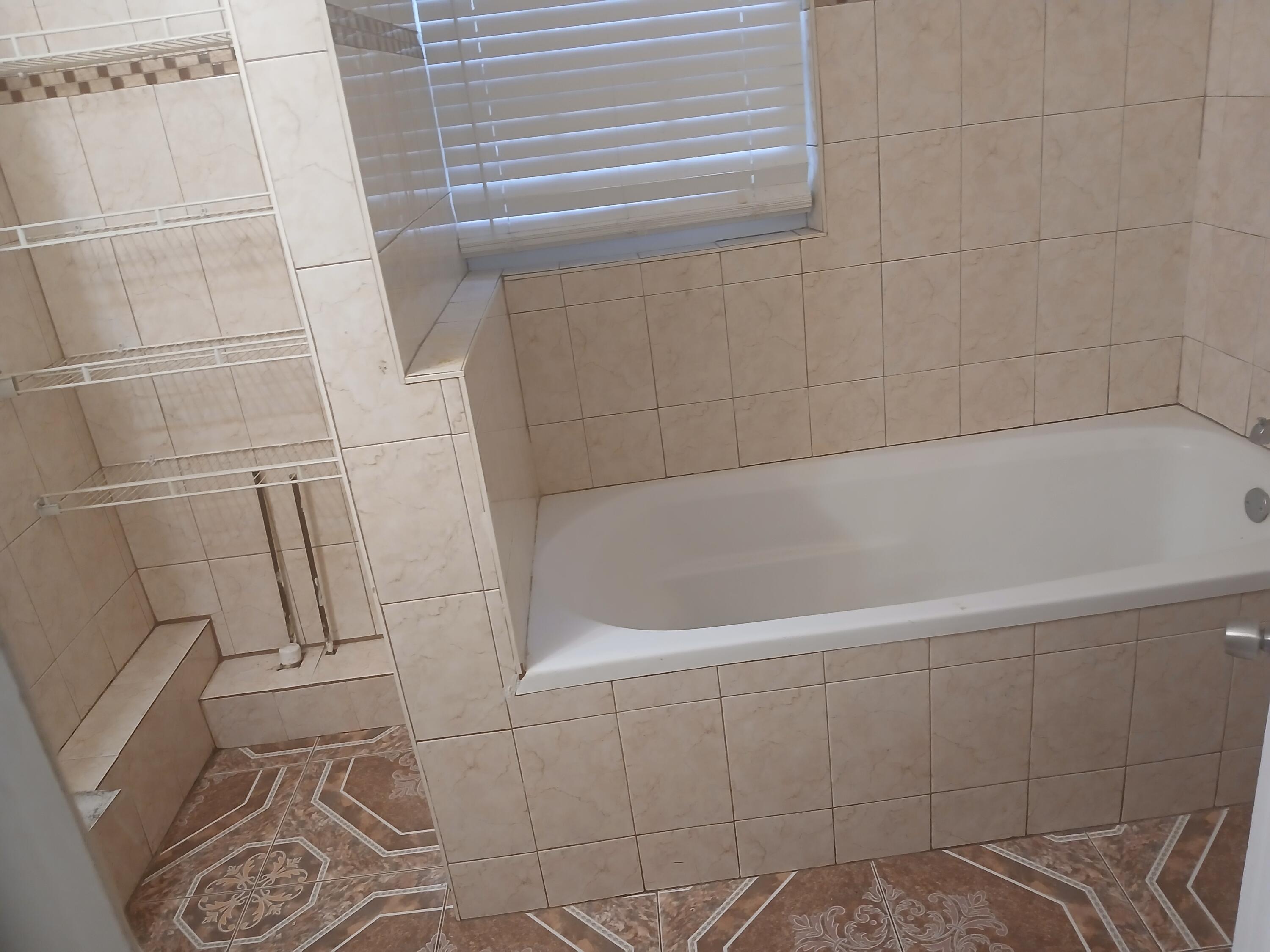 330 SW 14TH Street — Photo 3