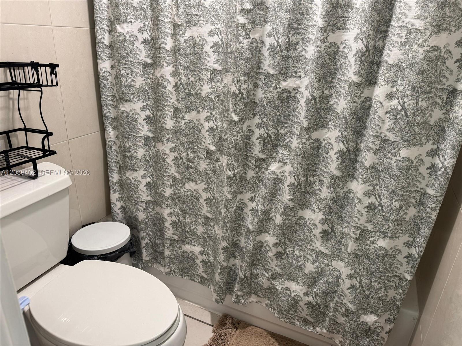5050 NW 7th St # 604 — Photo 2