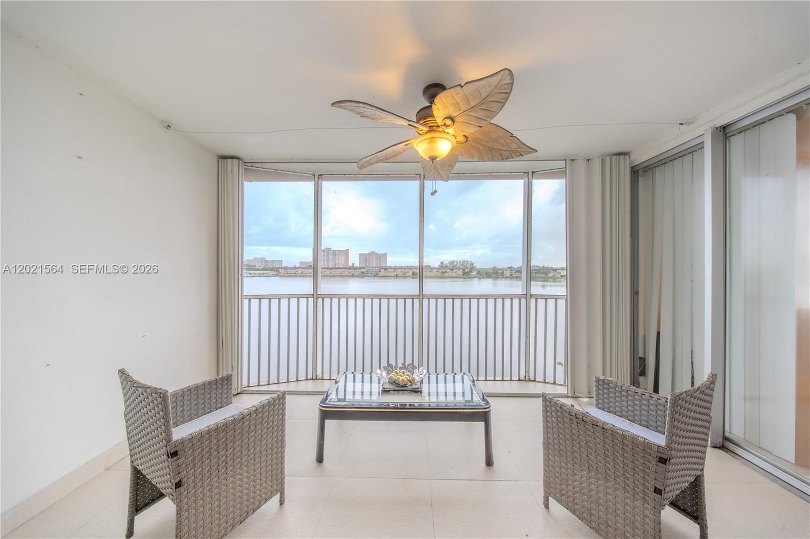 1660 NE 191st St # 1, Miami FL 33179